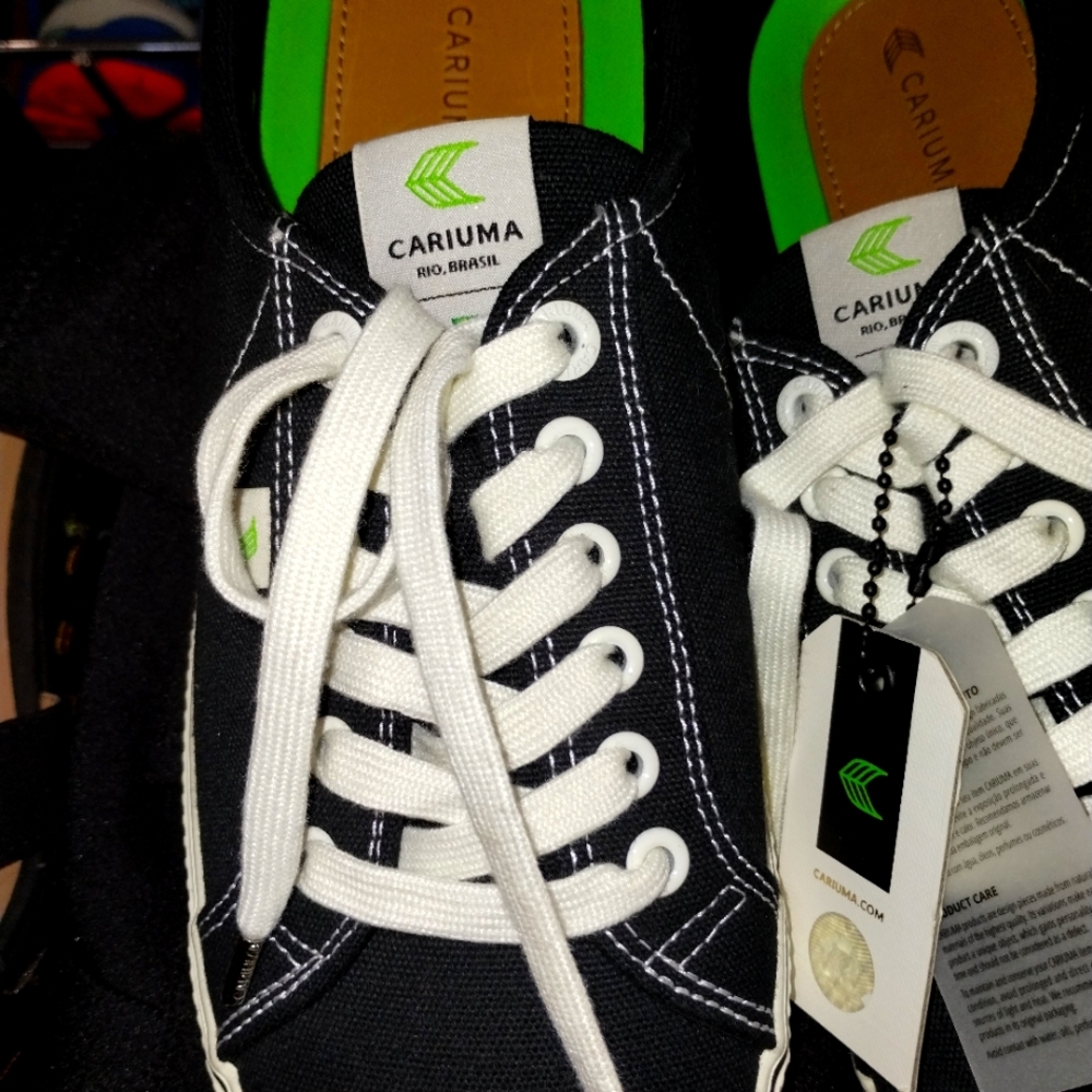 Cariuma | Oca Low Peanuts Surf Black Canvas Sneaker Women
